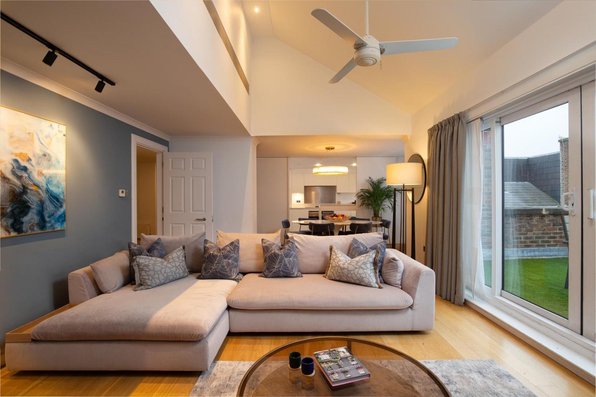 Monarch House - Serviced Apartments - Kensington 런던 외부 사진