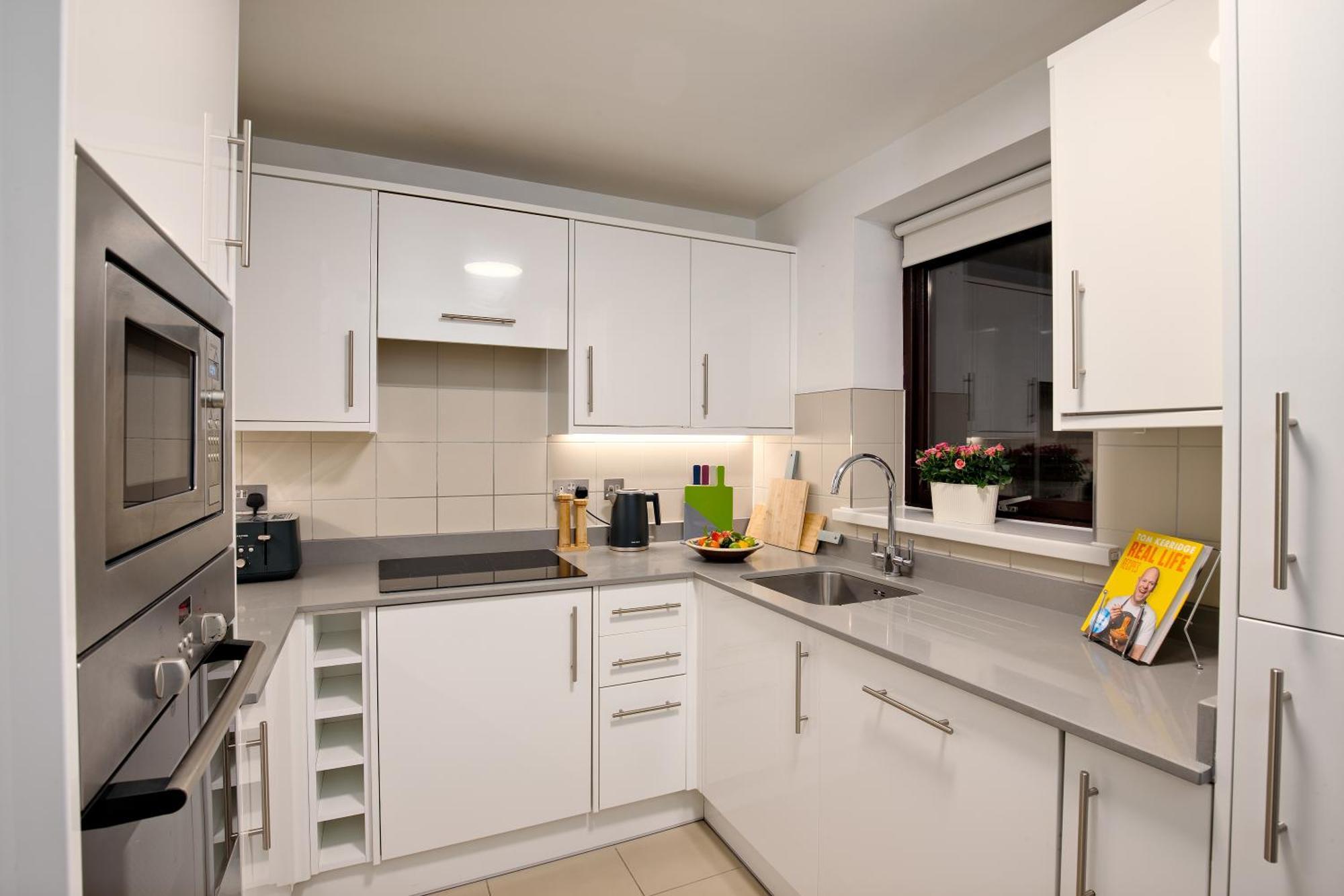 Monarch House - Serviced Apartments - Kensington 런던 외부 사진